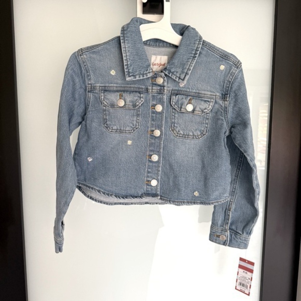 NWT Cat & Jack girls size medium (8) denim jacket with embroidered daisies